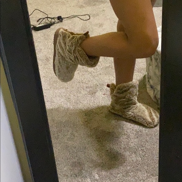 fuzzy slipper boots - Picture 2 of 4